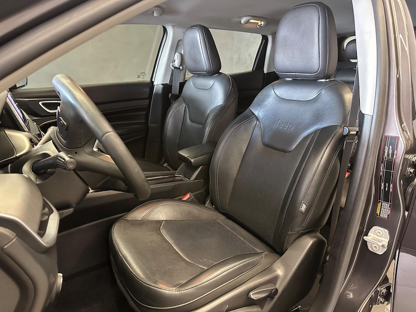 Foto do veículo JEEP COMPASS  LONG TF 2022 32.225 KM 134.900,00