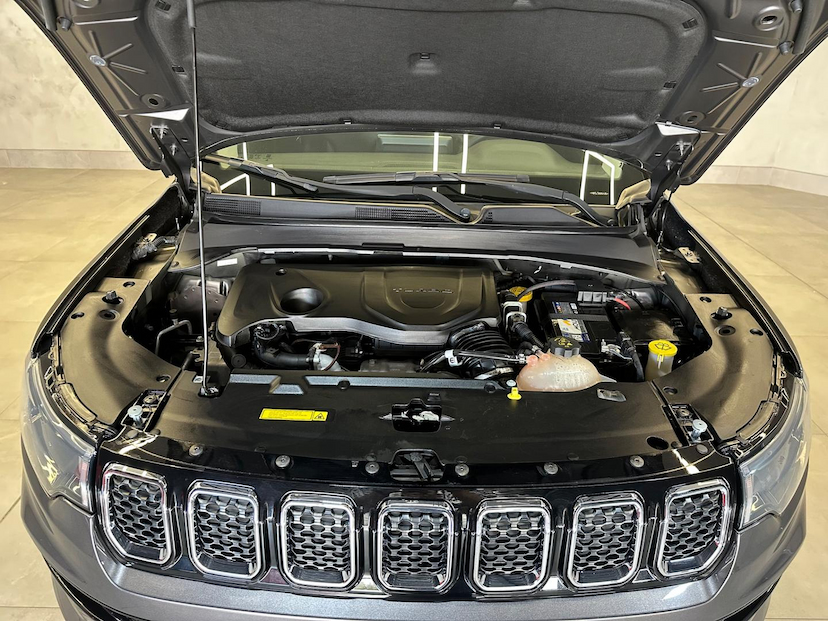 Foto do veículo JEEP COMPASS  LONG TF 2022 32.225 KM 134.900,00