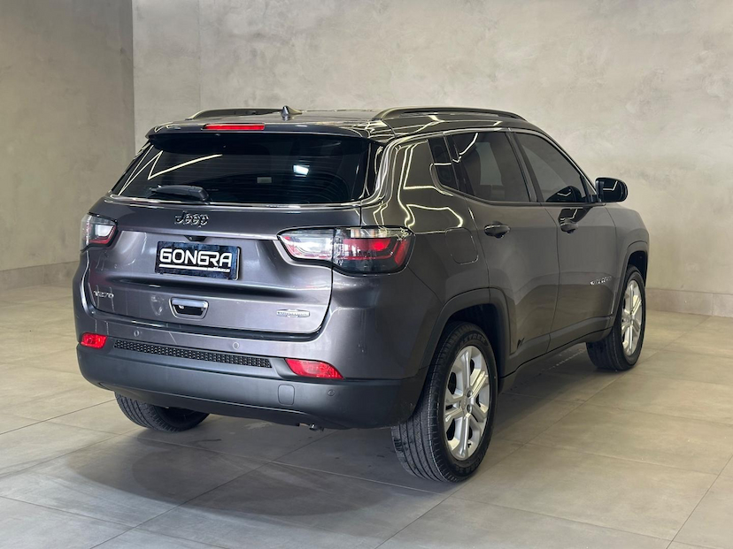 Foto do veículo JEEP COMPASS  LONG TF 2022 32.225 KM 134.900,00