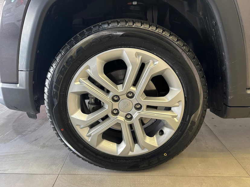 Foto do veículo JEEP COMPASS  LONG TF 2022 32.225 KM 134.900,00