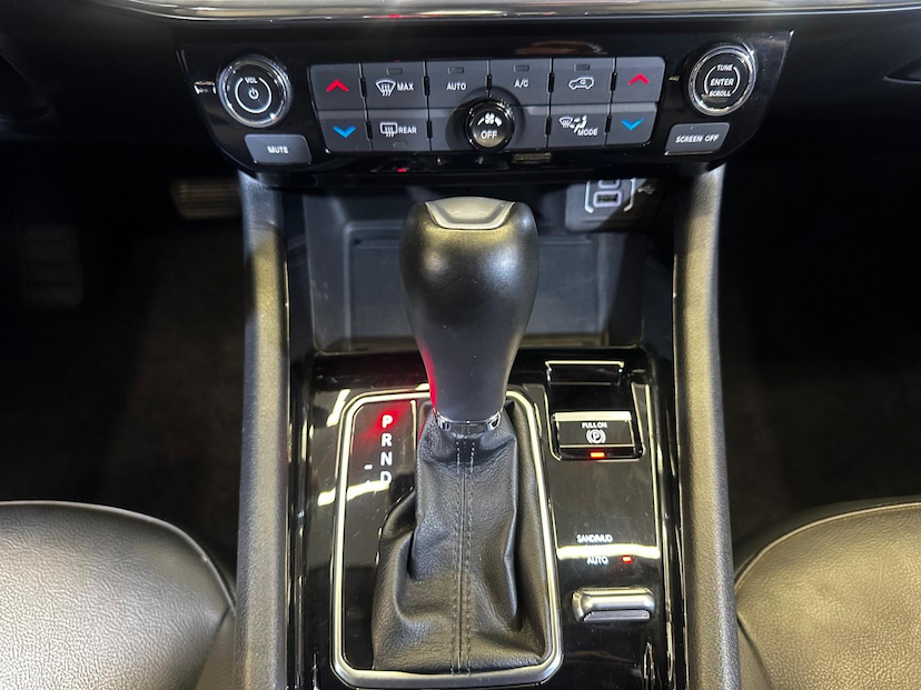 Foto do veículo JEEP COMPASS  LIMITED TD 350 2.0 4X4 DIE. AUT. 2023 15.929 KM 174.900,00