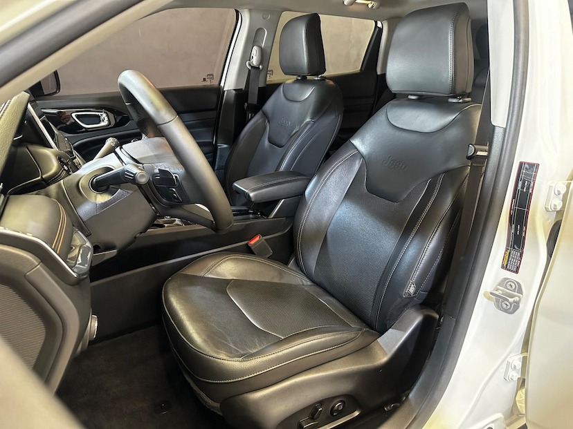 Foto do veículo JEEP COMPASS  LIMITED TD 350 2.0 4X4 DIE. AUT. 2023 15.929 KM 174.900,00