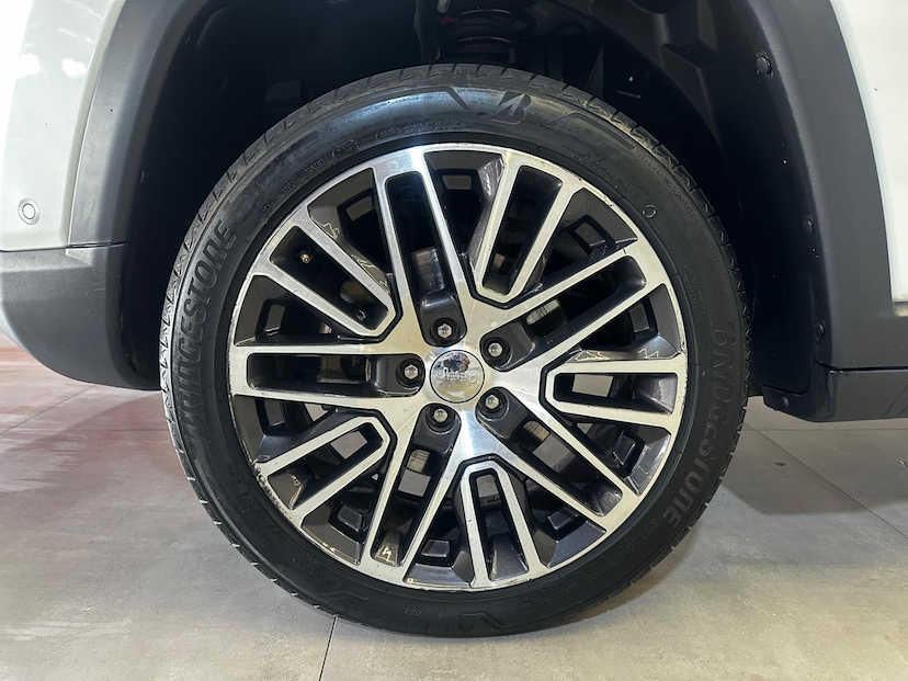 Foto do veículo JEEP COMPASS  LIMITED TD 350 2.0 4X4 DIE. AUT. 2023 15.929 KM 174.900,00