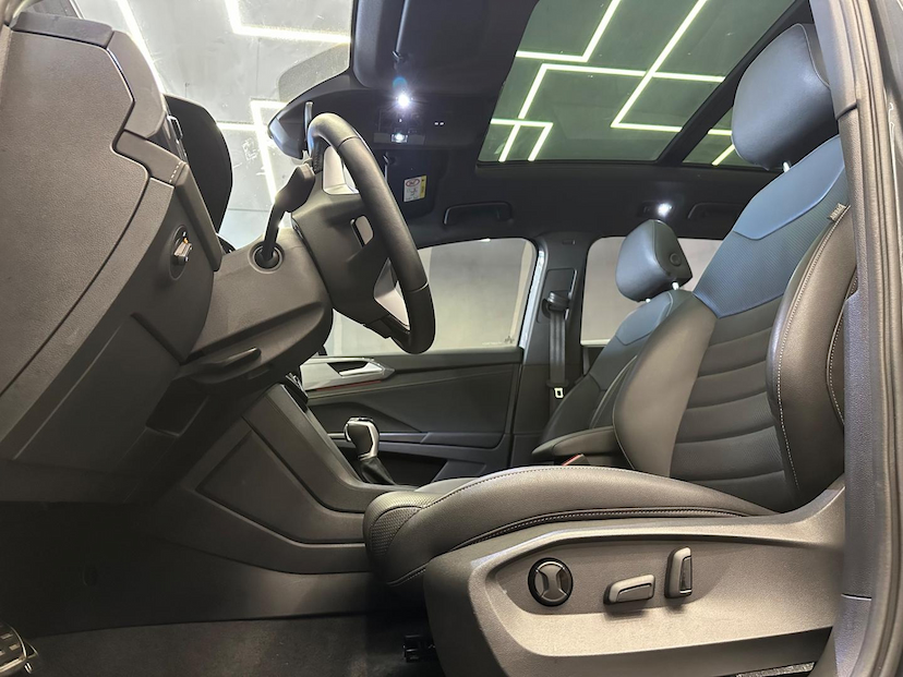 Foto do veículo VOLKSWAGEN TAOS  HIGHLINE 250 TSI 2023 24.364 KM 165.900,00