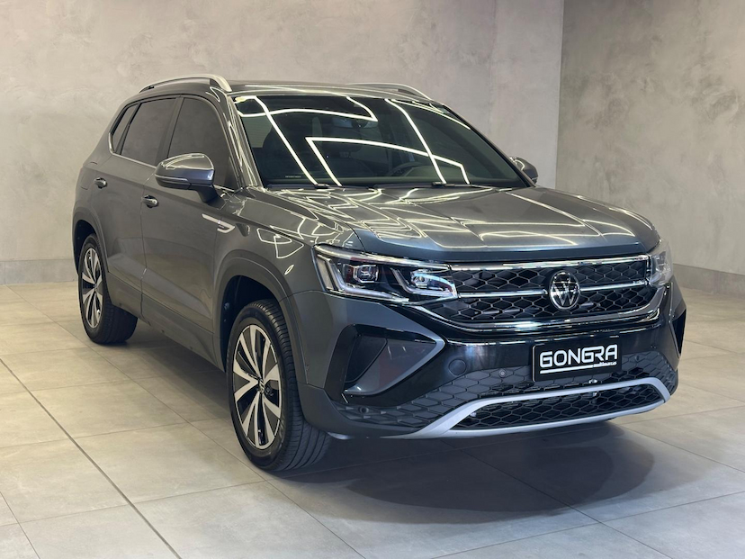 Foto do veículo VOLKSWAGEN TAOS  HIGHLINE 250 TSI 2023 24.364 KM 165.900,00