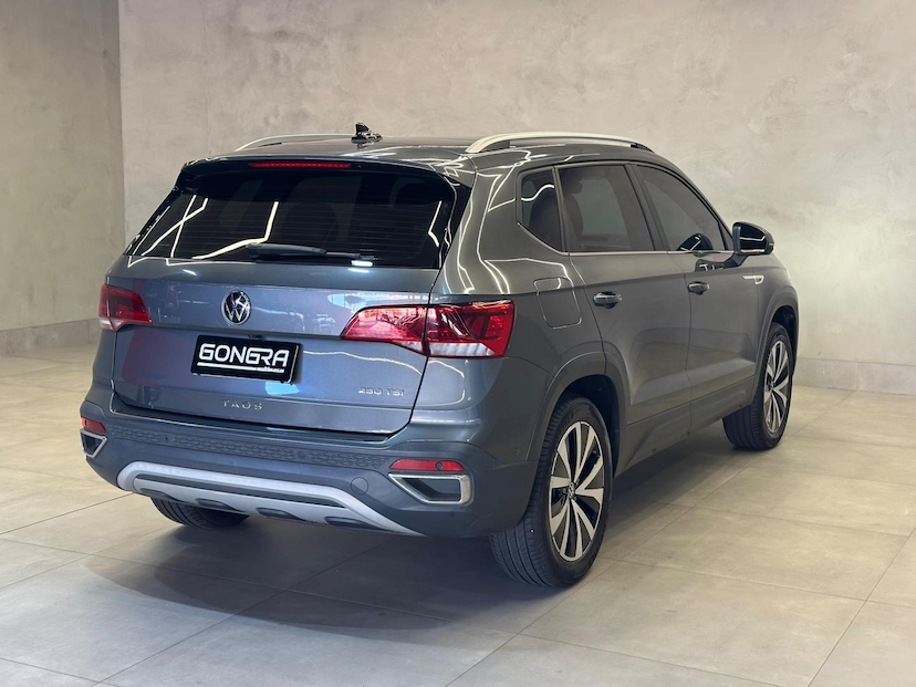 Foto do veículo VOLKSWAGEN TAOS  HIGHLINE 250 TSI 2023 24.364 KM 165.900,00