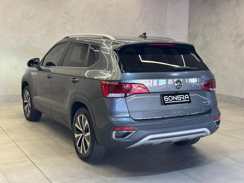 Foto do veículo VOLKSWAGEN TAOS  HIGHLINE 250 TSI 2023 24.364 KM 165.900,00