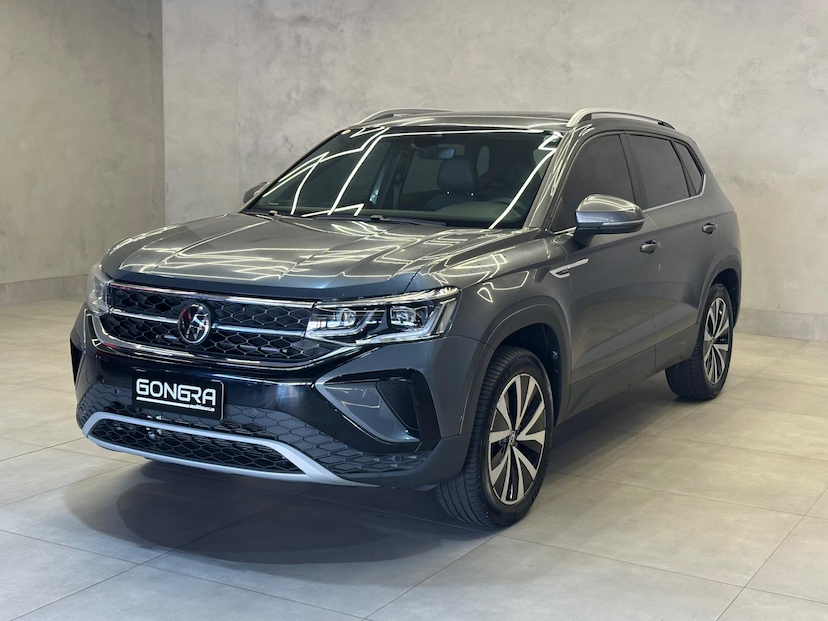 Foto do veículo VOLKSWAGEN TAOS  HIGHLINE 250 TSI 2023 24.364 KM 165.900,00