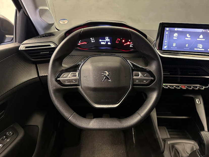 Foto do veículo PEUGEOT 208  LIKE MT 2024 5.001 KM 72.900,00