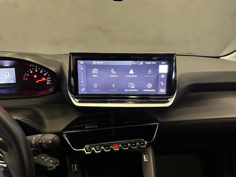 Foto do veículo PEUGEOT 208  LIKE MT 2024 5.001 KM 72.900,00