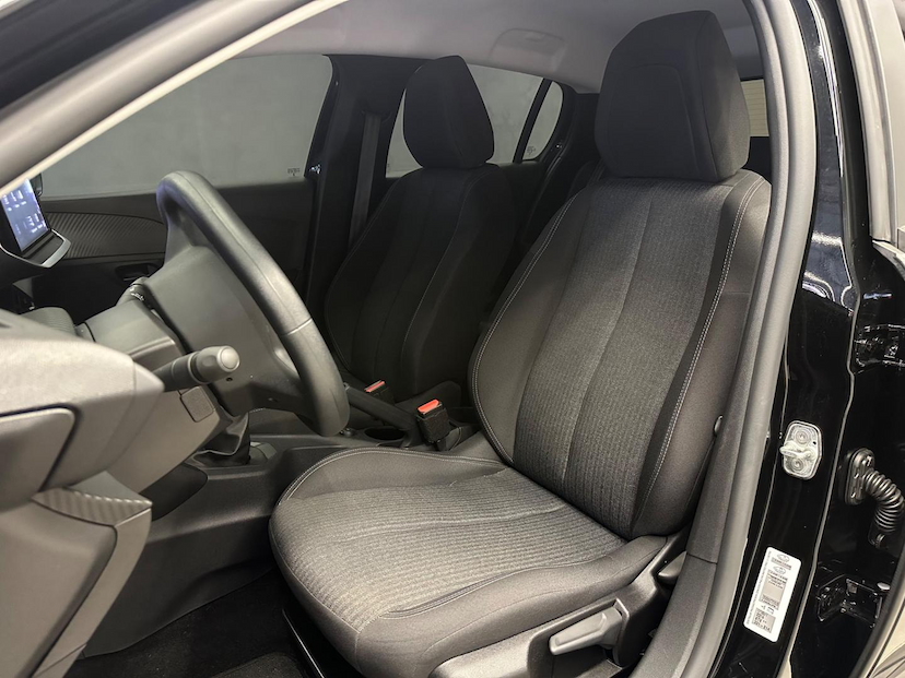 Foto do veículo PEUGEOT 208  LIKE MT 2024 5.001 KM 72.900,00