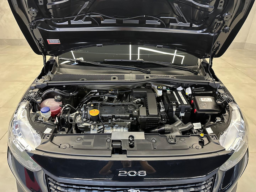 Foto do veículo PEUGEOT 208  LIKE MT 2024 5.001 KM 72.900,00