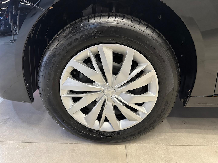 Foto do veículo PEUGEOT 208  LIKE MT 2024 5.001 KM 72.900,00