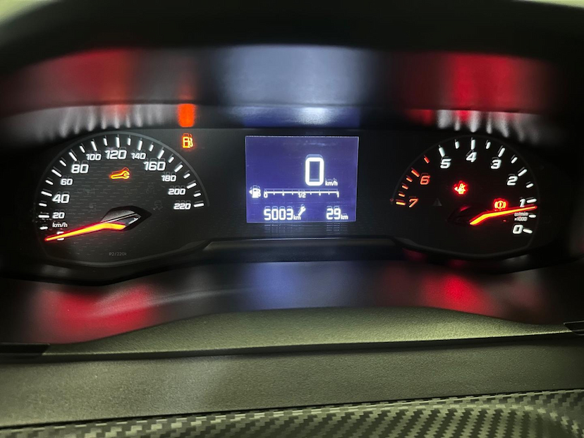 Foto do veículo PEUGEOT 208  LIKE MT 2024 5.001 KM 72.900,00
