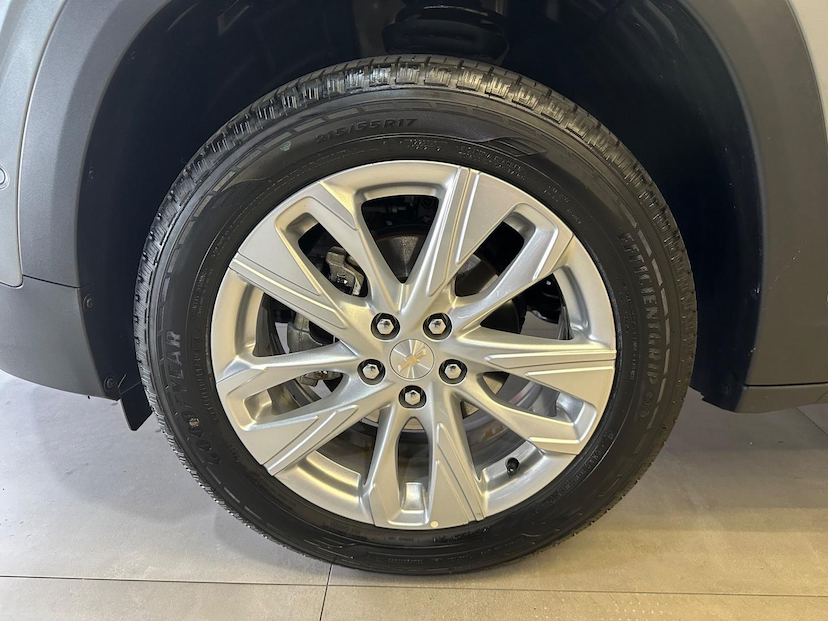 Foto do veículo CHEVROLET TRACKER  LTZ 1.0 TURBO 12V FLEX AUT 2024 26.608 KM 115.900,00