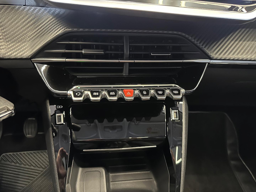 Foto do veículo PEUGEOT 208  STYLE 1.0 FLEX 6V 5P MEC 2023 20.152 KM 79.900,00