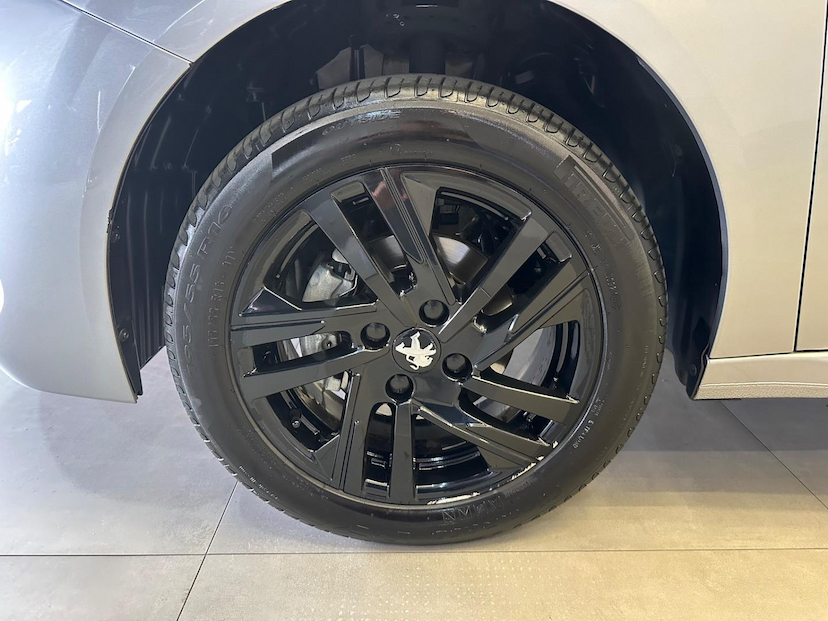 Foto do veículo PEUGEOT 208  STYLE 1.0 FLEX 6V 5P MEC 2023 20.152 KM 79.900,00
