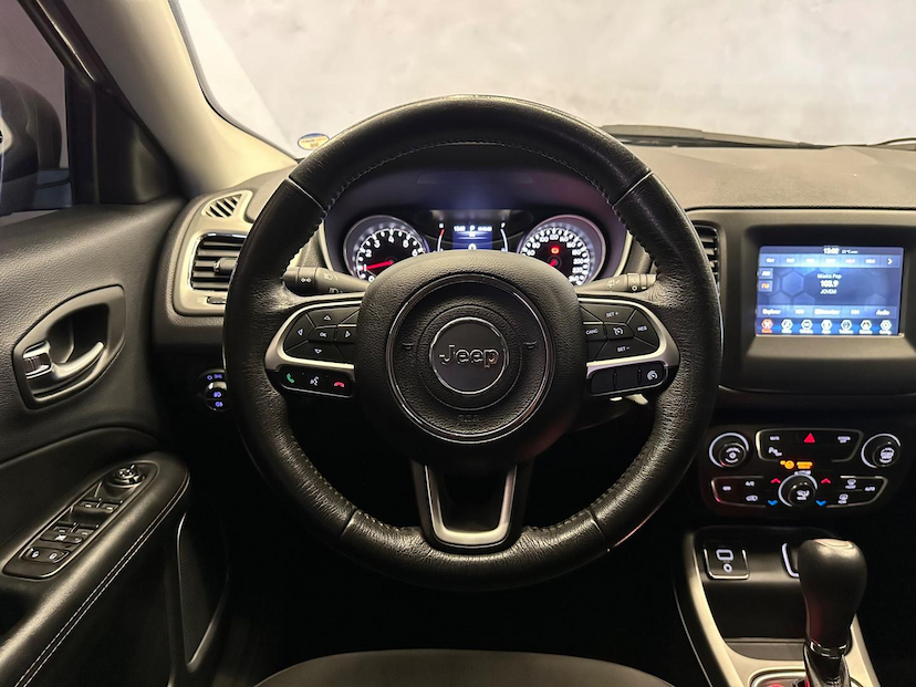 Foto do veículo JEEP COMPASS  2.0 SPORT 4X2 16V GASOLINA 4P AUT 2019 88.470 KM 89.900,00