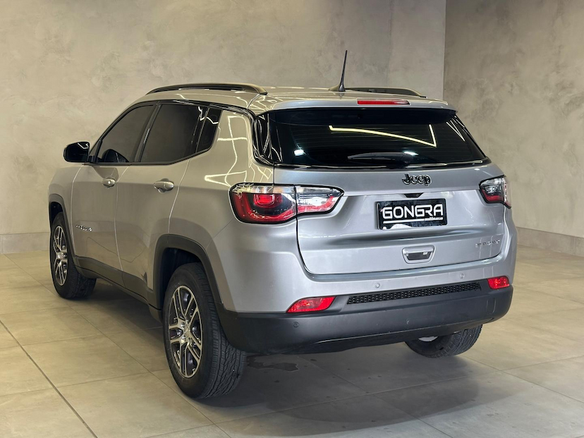 Foto do veículo JEEP COMPASS  2.0 SPORT 4X2 16V GASOLINA 4P AUT 2019 88.470 KM 89.900,00