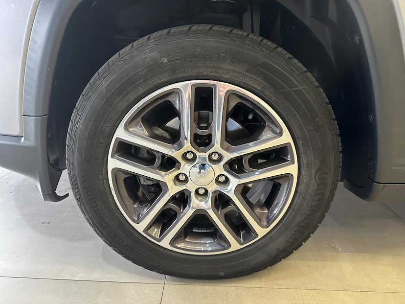 Foto do veículo JEEP COMPASS  2.0 SPORT 4X2 16V GASOLINA 4P AUT 2019 88.470 KM 89.900,00