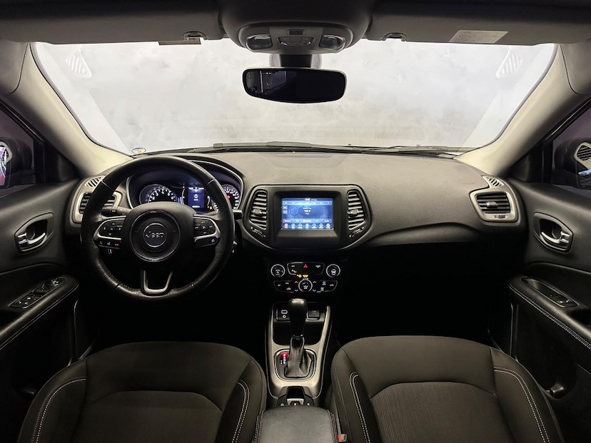 Foto do veículo JEEP COMPASS  2.0 SPORT 4X2 16V GASOLINA 4P AUT 2019 88.470 KM 89.900,00