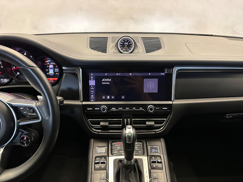 Foto do veículo PORSCHE MACAN  2.0 16V 2021 24.103 KM 375.900,00