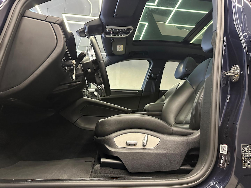 Foto do veículo PORSCHE MACAN  2.0 16V 2021 24.103 KM 375.900,00