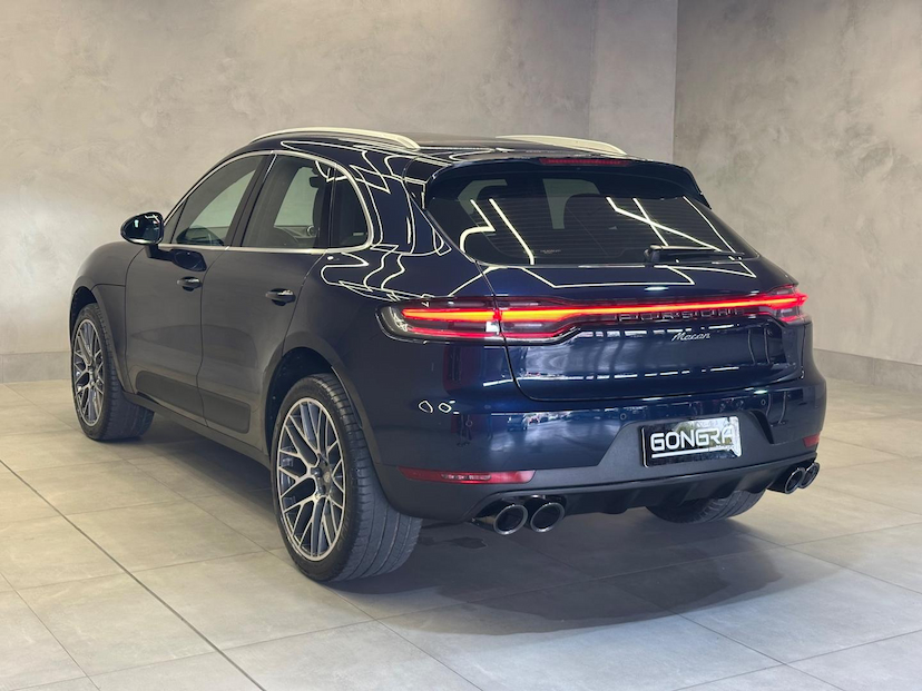 Foto do veículo PORSCHE MACAN  2.0 16V 2021 24.103 KM 375.900,00