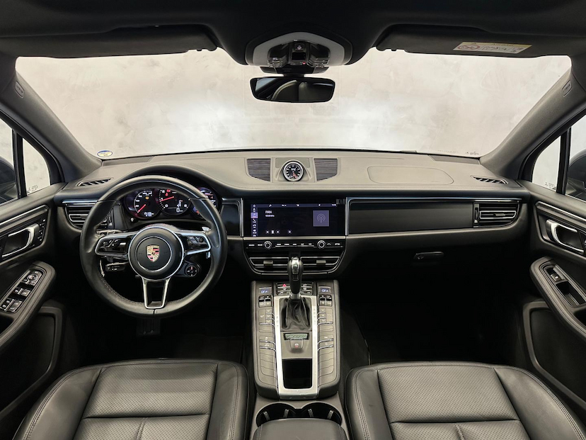 Foto do veículo PORSCHE MACAN  2.0 16V 2021 24.103 KM 375.900,00