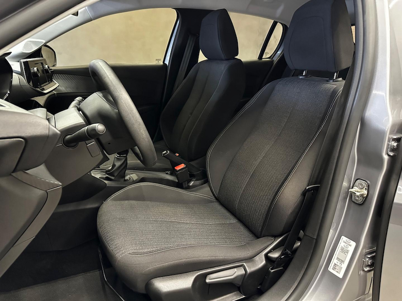 Foto do veículo PEUGEOT 208  LIKE MT 2023 12.546 KM 66.900,00