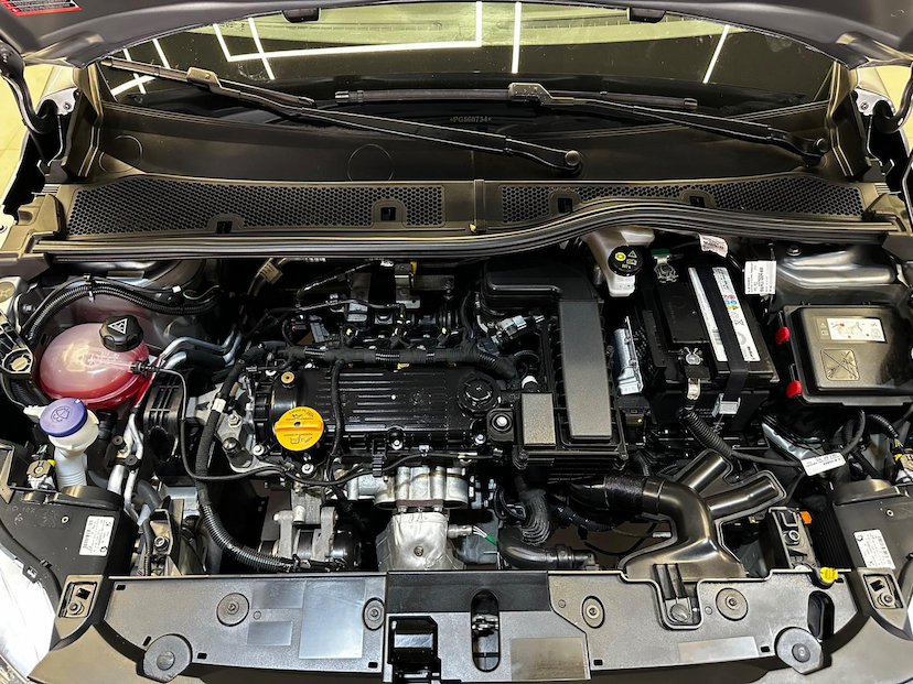 Foto do veículo PEUGEOT 208  LIKE MT 2023 12.546 KM 66.900,00