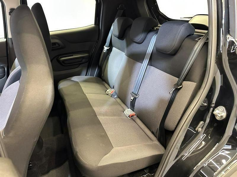 Foto do veículo CITROËN C3  LIVE PACK 1.0 MT 2025 15.683 KM 72.900,00
