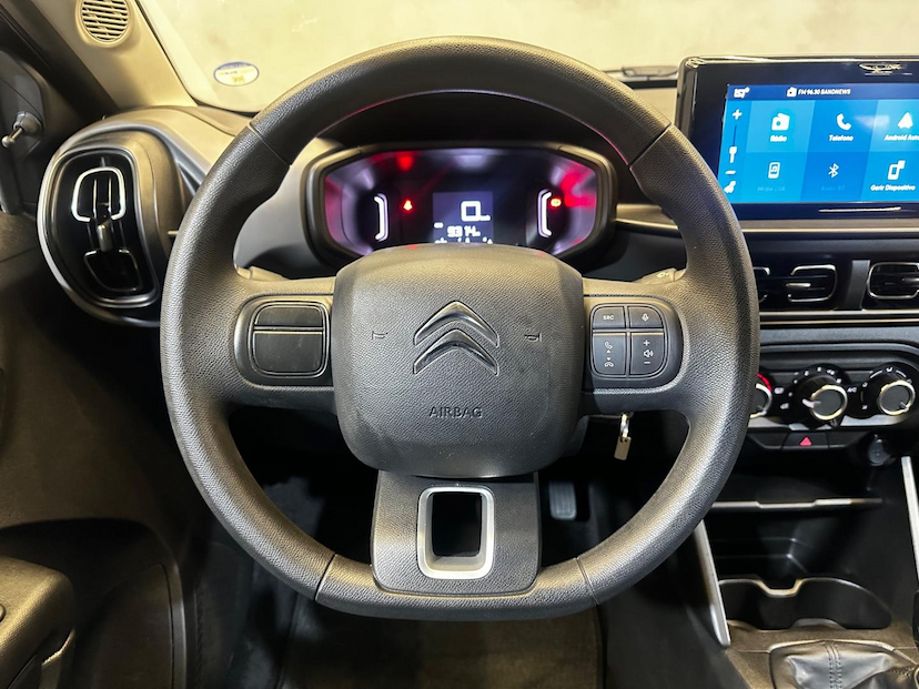 Foto do veículo CITROËN C3  LIVE PACK 1.0 MT 2024 9.282 KM 69.900,00