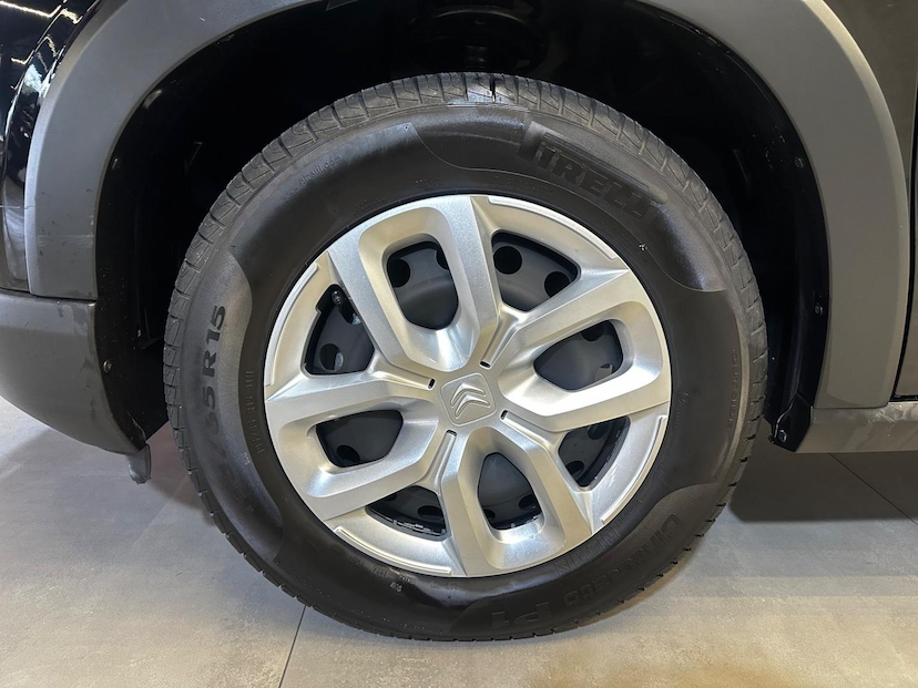 Foto do veículo CITROËN C3  LIVE PACK 1.0 MT 2024 9.282 KM 69.900,00