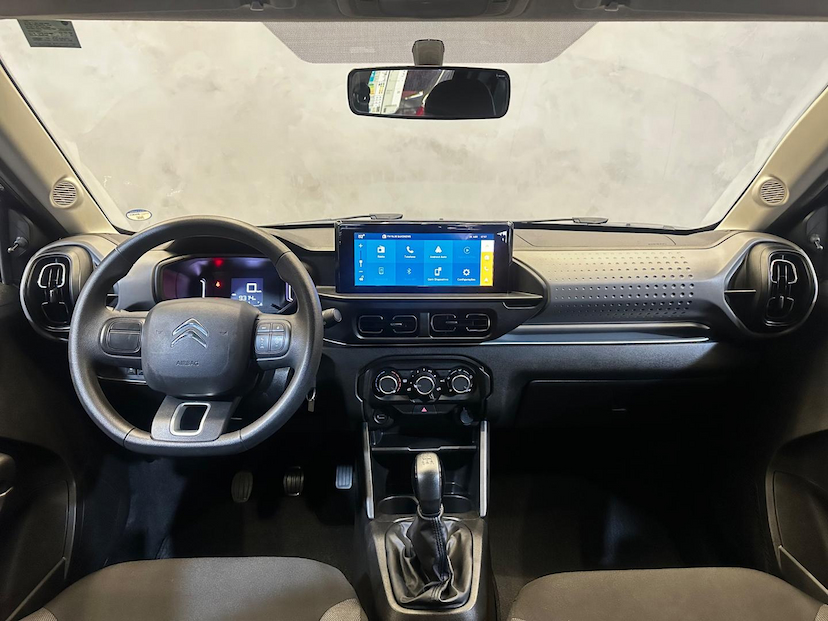 Foto do veículo CITROËN C3  LIVE PACK 1.0 MT 2024 9.282 KM 69.900,00
