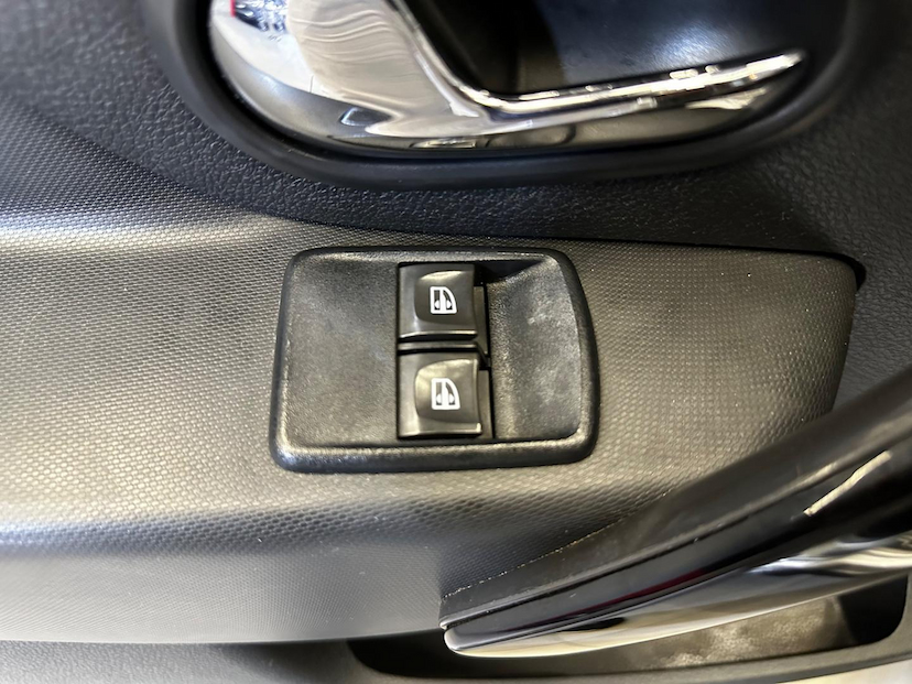 Foto do veículo RENAULT SANDERO  STEP 16 2016 124.258 KM 45.900,00