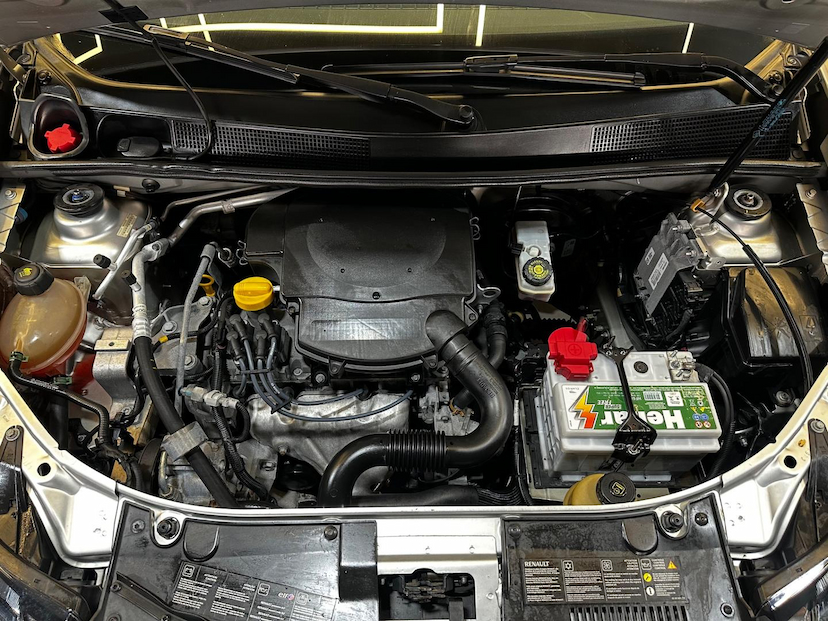 Foto do veículo RENAULT SANDERO  STEP 16 2016 124.258 KM 45.900,00