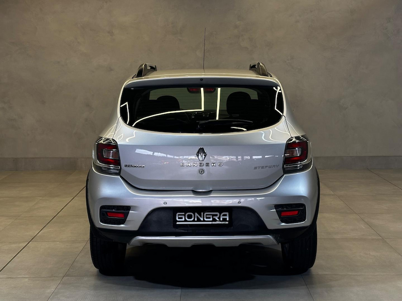 Foto do veículo RENAULT SANDERO  STEP 16 2016 124.258 KM 45.900,00