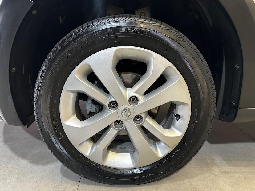 Foto do veículo RENAULT SANDERO  STEP 16 2016 124.258 KM 45.900,00