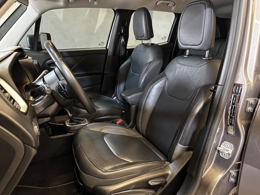 Foto do veículo JEEP RENEGADE  1.8 16V FLEX LONGITUDE 4P AUTOMATICO 2020 95.642 KM 79.900,00