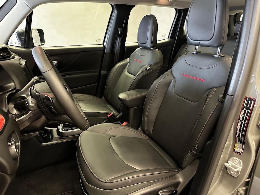 Foto do veículo JEEP RENEGADE  TH T270 4X4 2024 11.801 KM 148.900,00