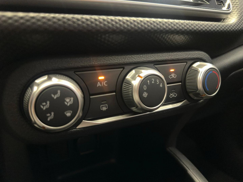 Foto do veículo NISSAN KICKS  SENSE CVT 2024 14.118 KM 105.900,00
