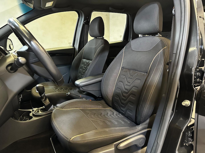 Foto do veículo RENAULT DUSTER  1.6 DYNAMIQUE 4X2 16V FLEX 4P AUT 2020 83.336 KM 76.900,00