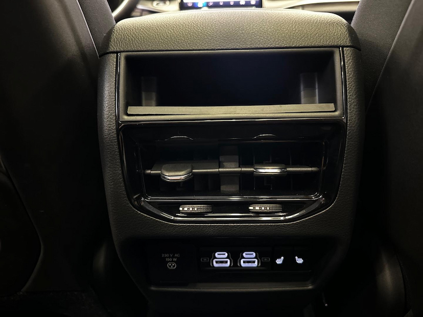 Foto do veículo JEEP CHEROKEE GRAND  4XE 2.0 T. AUT. (HIBRIDO) 2023 600 KM 449.900,00