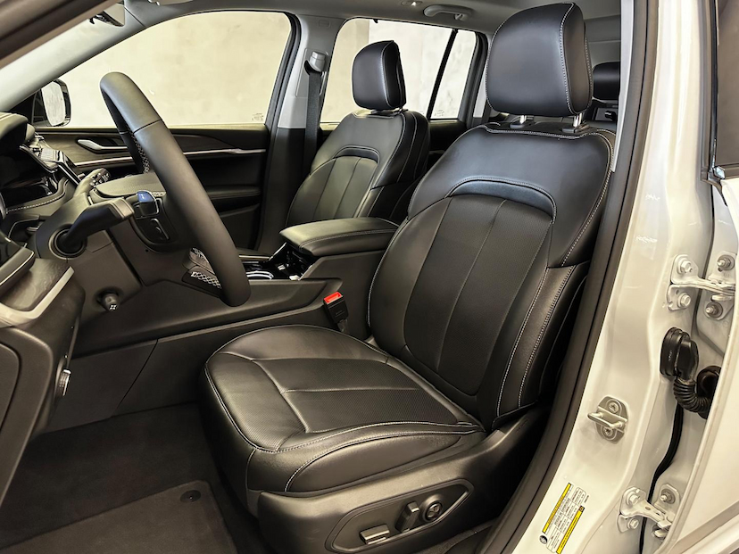 Foto do veículo JEEP CHEROKEE GRAND  4XE 2.0 T. AUT. (HIBRIDO) 2023 600 KM 449.900,00