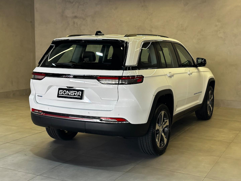 Foto do veículo JEEP CHEROKEE GRAND  4XE 2.0 T. AUT. (HIBRIDO) 2023 600 KM 449.900,00