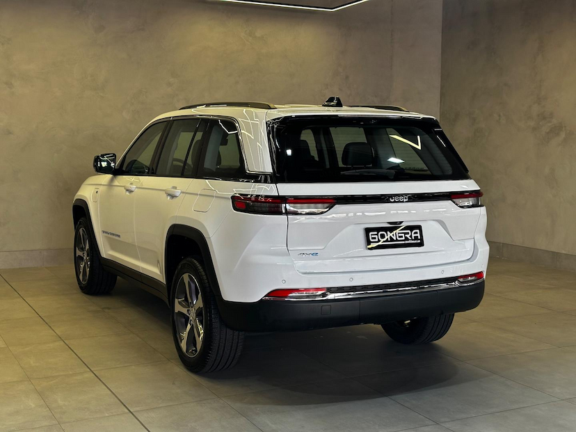 Foto do veículo JEEP CHEROKEE GRAND  4XE 2.0 T. AUT. (HIBRIDO) 2023 600 KM 449.900,00