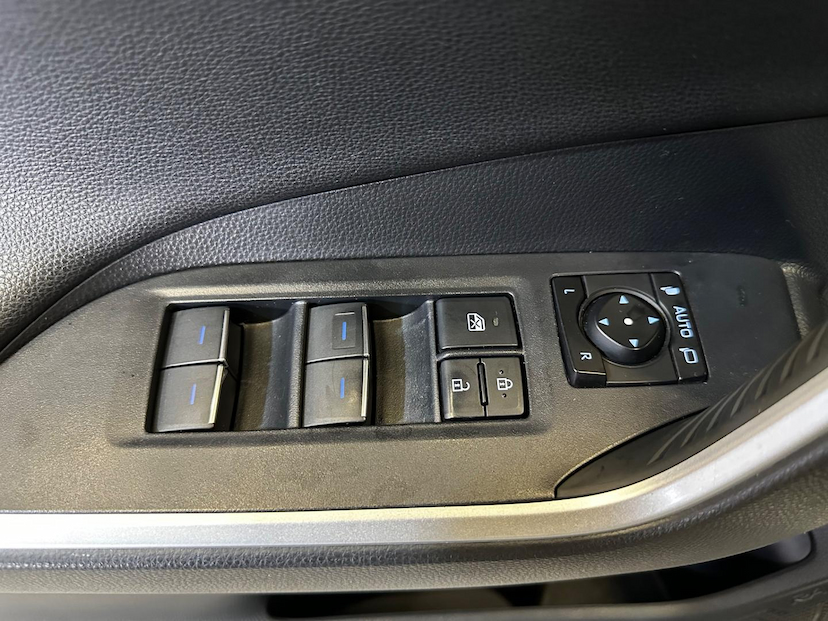 Foto do veículo TOYOTA RAV4  2.5L AWD SX HYBRID 2022 33.500 KM 239.900,00