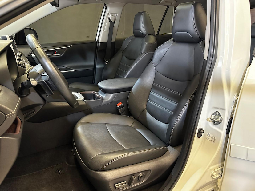 Foto do veículo TOYOTA RAV4  2.5L AWD SX HYBRID 2022 33.500 KM 239.900,00