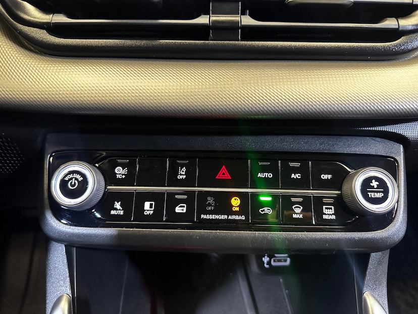 Foto do veículo FIAT FASTBACK  AUDACE TURBO 200 FLEX AT 4P 2023 37.729 KM 105.900,00